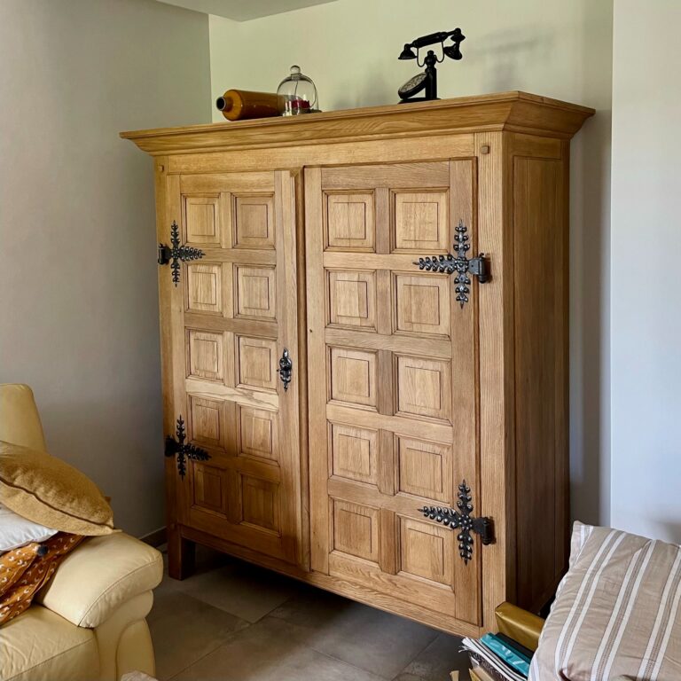 Armoire restaurée