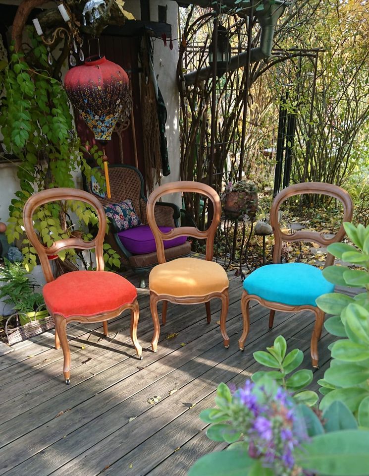 Chaises Louis-Philippe restaurées, mise en teinte et finition vernie, restauration des sièges en tissu par l'atelier MKI à Geispolsheim